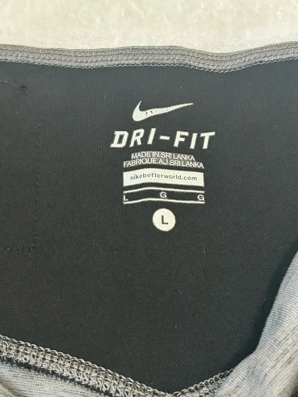 Nike Dri-FIT Gray Cropped Leggings Women’s Size Large